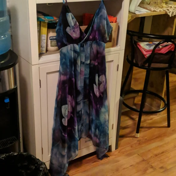 Dress - Picture 2 of 5